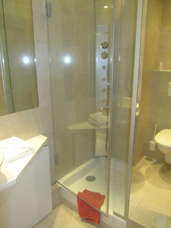 Hotel Athena Part-Dieu リヨン 部屋 写真