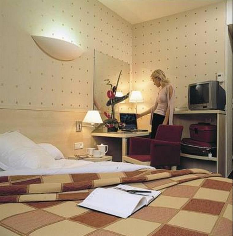 Hotel Athena Part-Dieu リヨン 部屋 写真